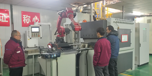 南岸喷砂机在模具清理中的专业应用